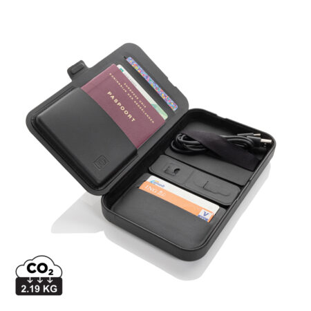 Swiss Peak RCS recycled travel case with 3 in 1 charger